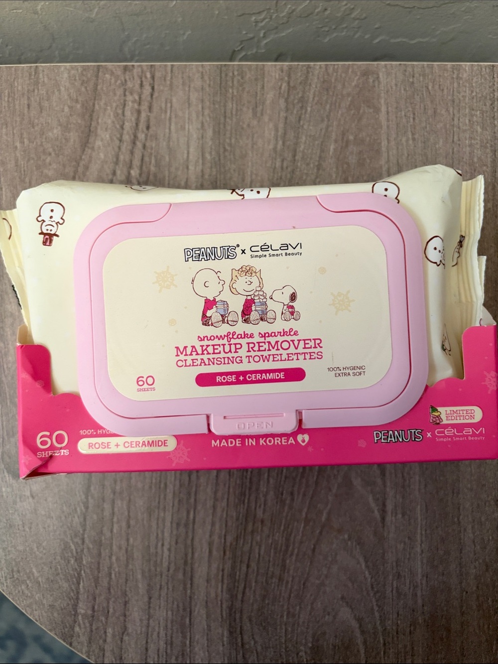 Peanuts x Célavi Rose Makeup Remover Cleansing Towelettes — Pink - Picture 1 of 2
